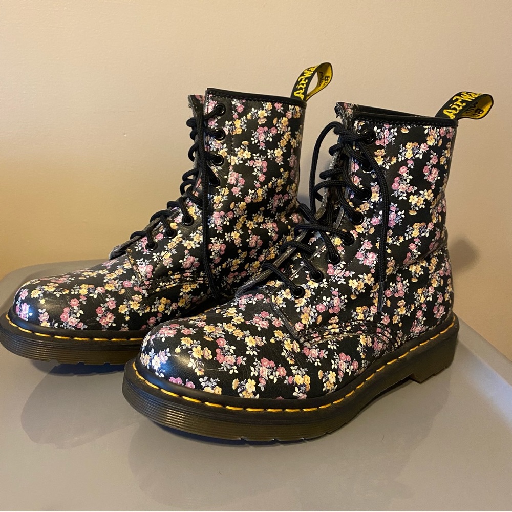DR. MARTENS 1460 Black Victorian Mini Tydee Floral Leather Combat Boots RARE